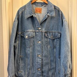 Levi's Women's Light Blue Denim Jacket